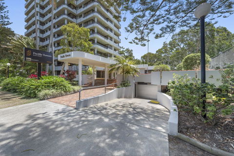 Pacific Towers Beach Resort - Go Out 0
