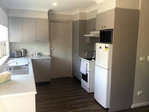 Tic Tac Toe Quality Accommodation - Pubs and Clubs 7