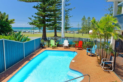 Beach House Holiday Apartments - Go Out 0
