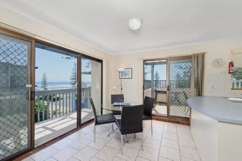 Beach House Holiday Apartments - Go Out 21