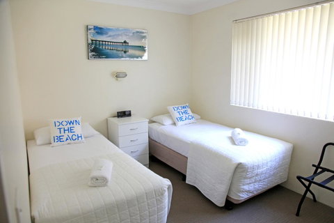 Beach House Holiday Apartments - Go Out 24
