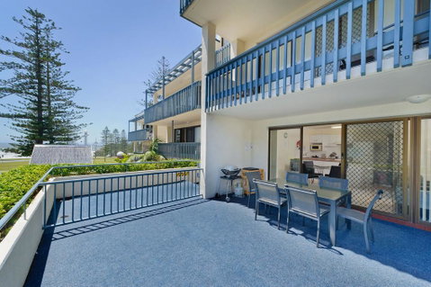 Beach House Holiday Apartments - Go Out 23