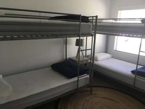 Tomaree Lodge - Go Out 4