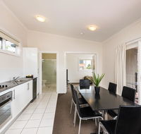 Horizon Apartments - Pubs and Clubs