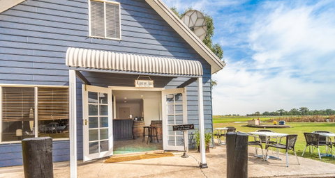 Madigan Wine Country Cottages - Pubs and Clubs 22
