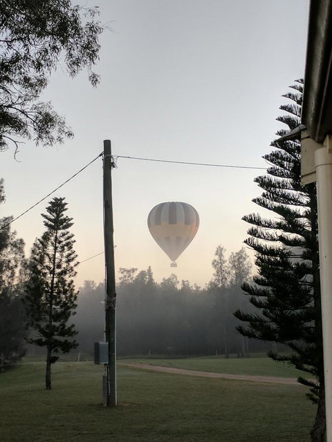 Madigan Wine Country Cottages - Pubs and Clubs 10