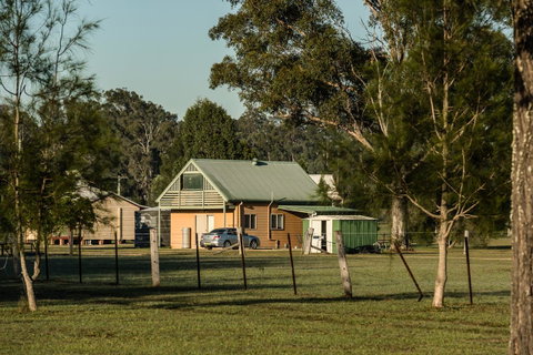Madigan Wine Country Cottages - Pubs and Clubs 29