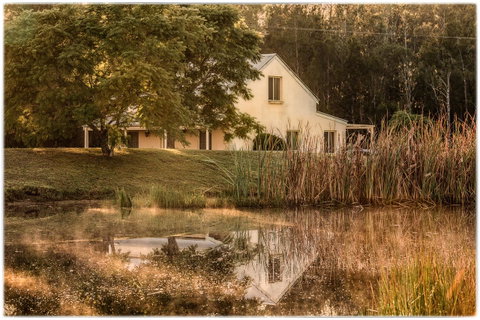 Madigan Wine Country Cottages - Pubs and Clubs 39