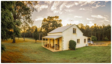 Madigan Wine Country Cottages - Pubs and Clubs 36