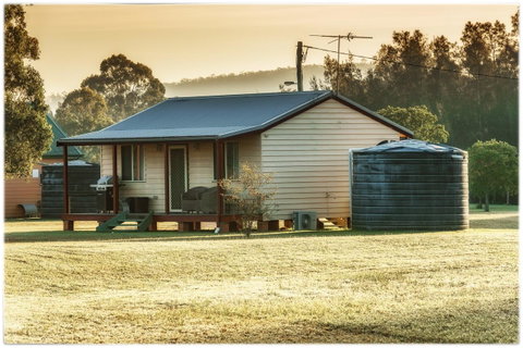 Madigan Wine Country Cottages - Pubs and Clubs 33