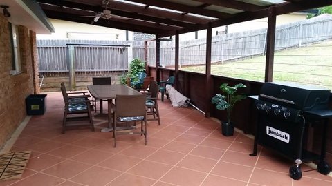 Twin Palms Holiday House At Lighthouse - Pubs and Clubs 4
