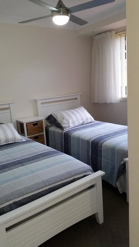 Twin Palms Holiday House At Lighthouse - Pubs and Clubs 10