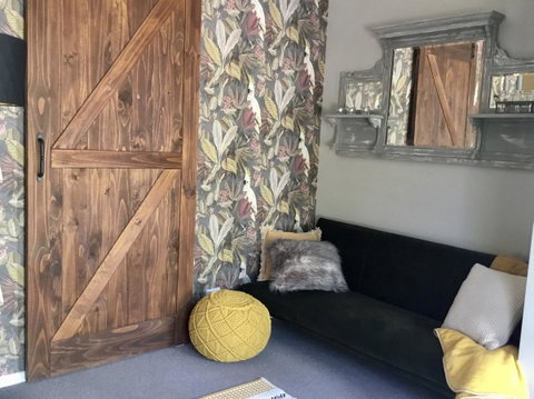 Chanticleer Gardens Barn Cottage With A Pool - Go Out 7