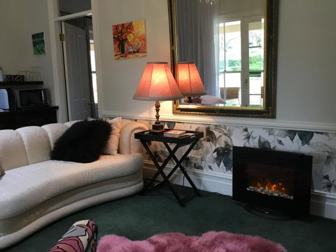 Chanticleer Gardens Barn Cottage With A Pool - Go Out 42