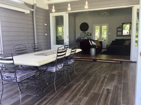 Chanticleer Gardens Barn Cottage With A Pool - Go Out 12