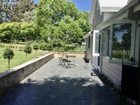 Chanticleer Gardens Barn Cottage With A Pool - Go Out 4