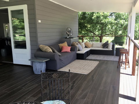 Chanticleer Gardens Barn Cottage With A Pool - Go Out 1