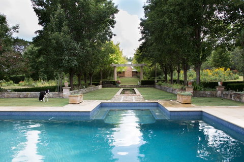 Chanticleer Gardens Barn Cottage With A Pool - Go Out 15
