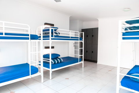 Wake Up! Byron Bay - Pubs and Clubs 34