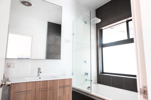 Wake Up! Byron Bay - Pubs and Clubs 8