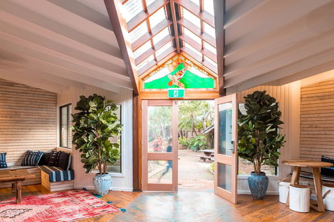 Wake Up! Byron Bay - Pubs and Clubs 35