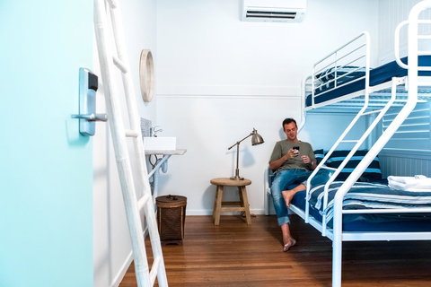 Wake Up! Byron Bay - Pubs and Clubs 10