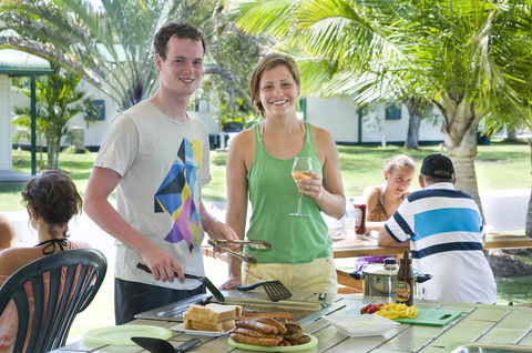 Glen Villa Resort - Pubs and Clubs 14