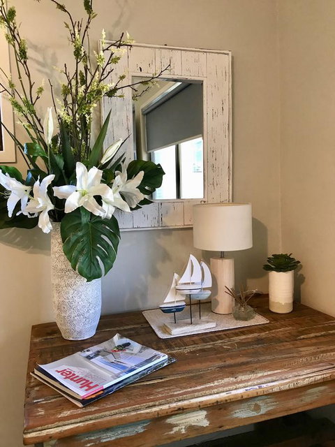 Lakeview Cottage - Pubs and Clubs 10