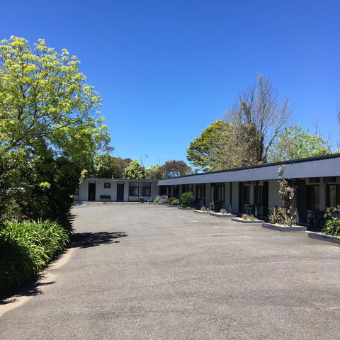 Sky Rider Motor Inn - Pubs and Clubs 15