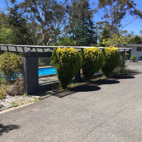 Sky Rider Motor Inn - Pubs and Clubs 39