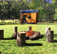Christopher Tiny House - Pubs and Clubs