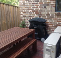 Hideaway Holiday Apartments - Pubs and Clubs