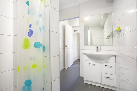 Nightcap At Hume Hotel - Pubs and Clubs 9