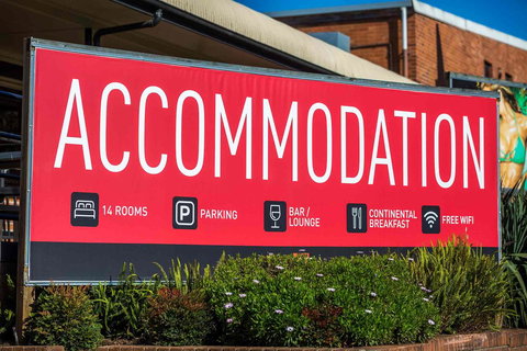 Nightcap At Hume Hotel - Pubs and Clubs 21