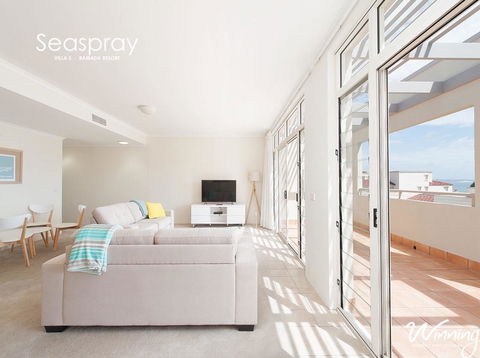 Seaspray Villa 5 - Pubs and Clubs 11