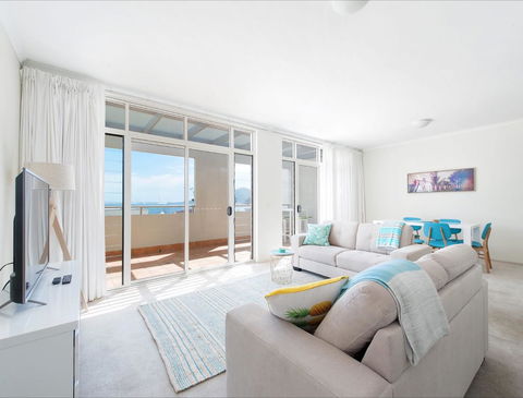 Seaspray Villa 5 - Pubs and Clubs 3