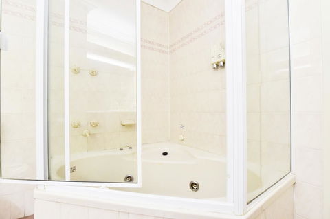 Diplomat Hotel Alice Springs - Pubs and Clubs 28