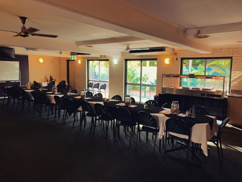 Pine Tree Motel - Pubs and Clubs 39