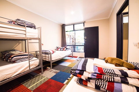 Jump Inn Alice Budget Accommodation - Pubs and Clubs 41