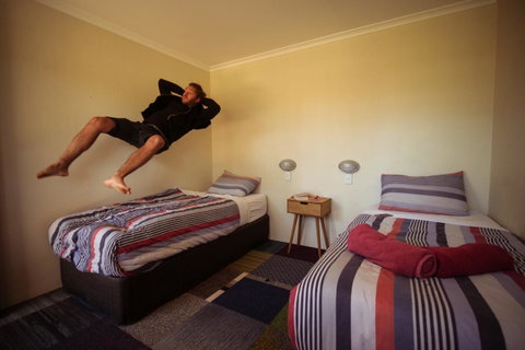 Jump Inn Alice Budget Accommodation - Pubs and Clubs 37