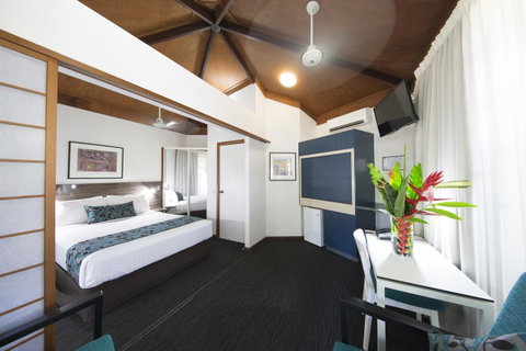 Palms City Resort - Pubs and Clubs 40
