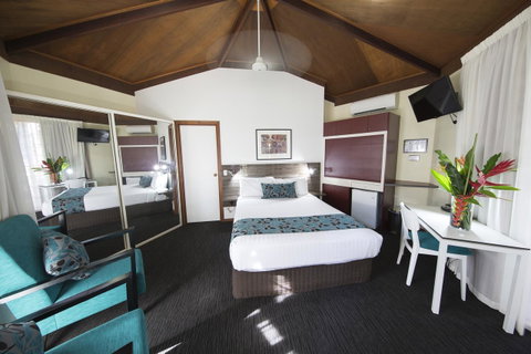 Palms City Resort - Pubs and Clubs 36