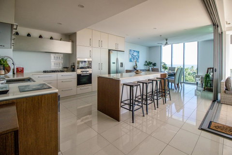 ZEN BY THE WATER - Esplanade Darwin Retreat - Pubs and Clubs 7