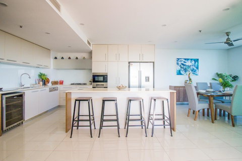 ZEN BY THE WATER - Esplanade Darwin Retreat - Pubs and Clubs 21