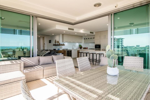 ZEN BY THE WATER - Esplanade Darwin Retreat - Pubs and Clubs 38