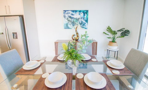 ZEN BY THE WATER - Esplanade Darwin Retreat - Pubs and Clubs 24