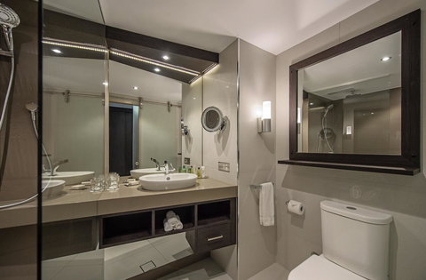 Hilton Darwin - Pubs and Clubs 17