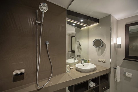 Hilton Darwin - Pubs and Clubs 25