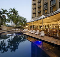 DoubleTree by Hilton Darwin - Pubs and Clubs