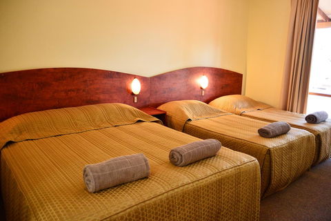 Erldunda Desert Oaks Resort - Pubs and Clubs 38